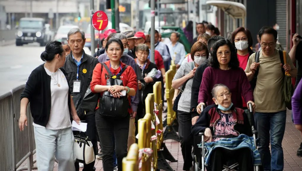 几百元的“低价旅行团”涌入香港