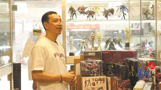 佛山“天星”模型店创始人黎东文。