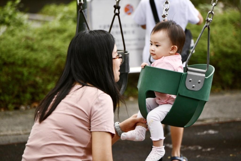 港府发放2万元生育奖金鼓励生育