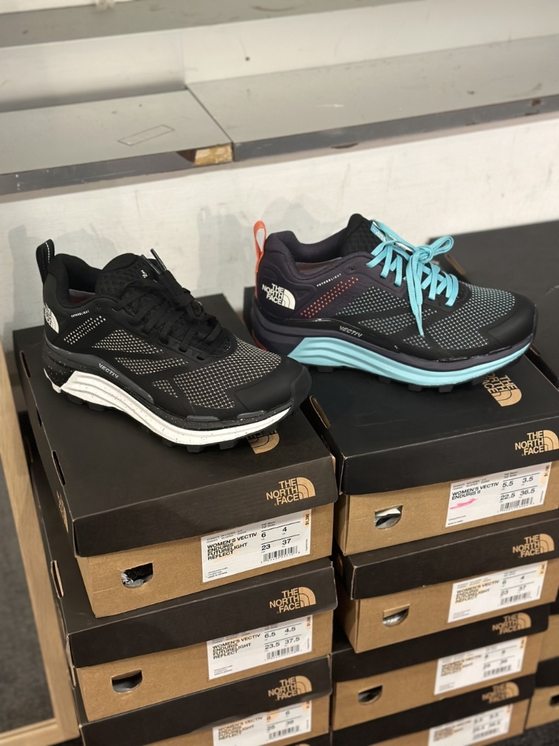 HOKA、The North Face鞋