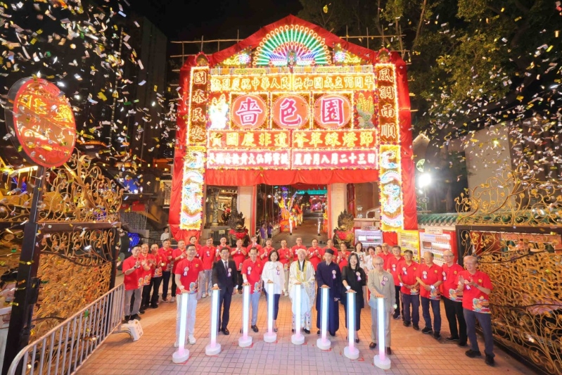 黄大仙祠10月1日举办开放日，届时将有升旗礼，舞醒狮及舞龙，晚上更有舞火龙活动。